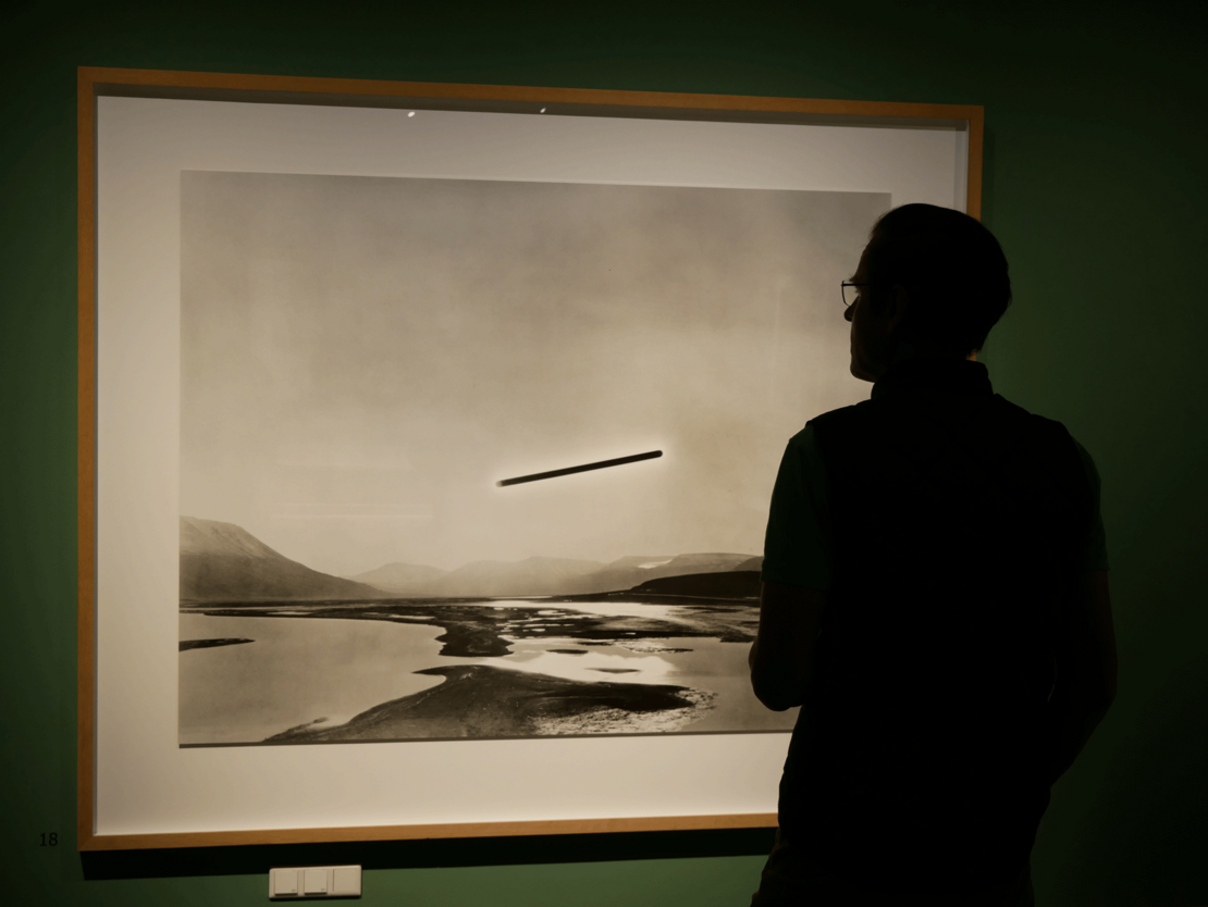 Licht_und_Zeit_Mann_vor_S_37__40