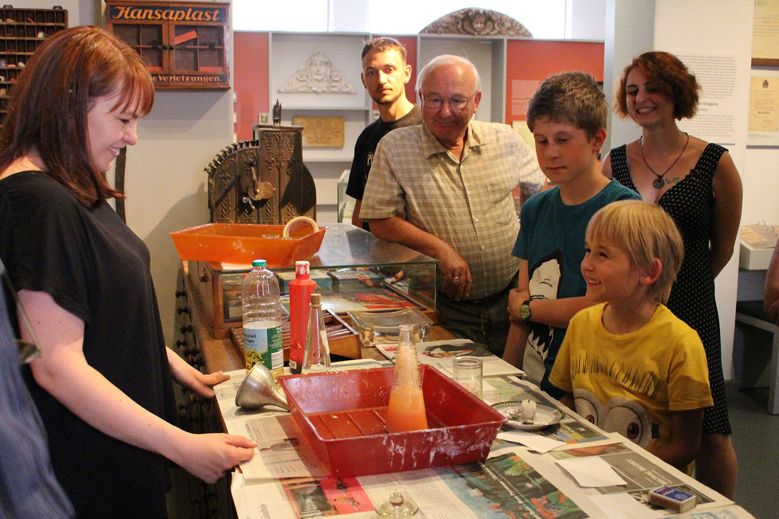 Besuchergruppe mit Museumspädagogin © Stadtverwaltung