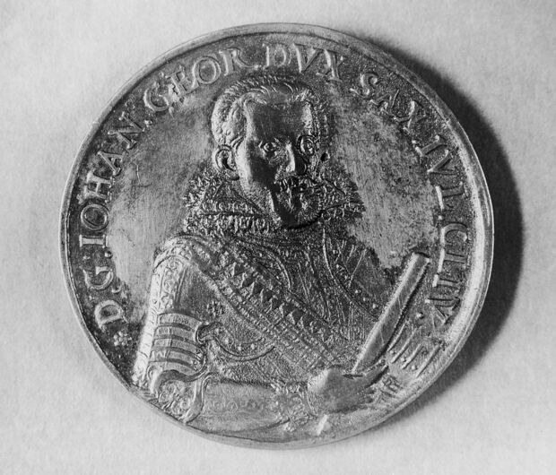 Johann Georg I. von Sachsen: Gedenktaler auf die Belagerung und Einnahme der Stadt Bautzen 1620. Silber, gegossen.