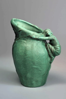 423Pxh_handgeformter-krug-aus-hellem-scherben-68459-9429